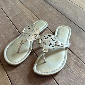 Franco Fortini gold sandals women’s size 8